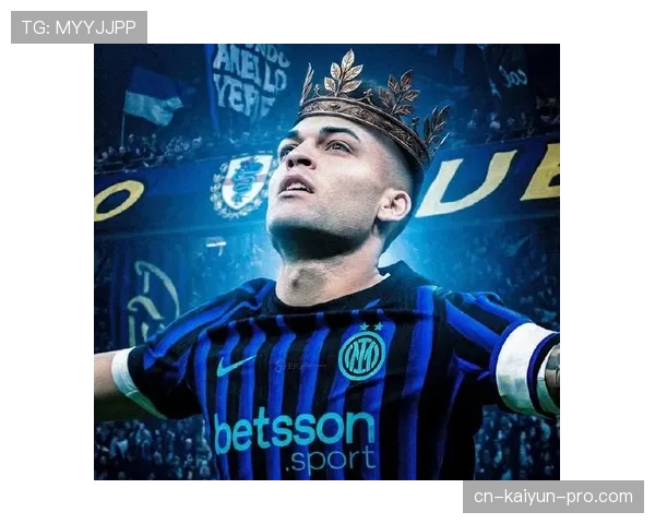 本泽马与劳塔罗·马丁内斯对比：全能中锋与机会主义者角色差异分析